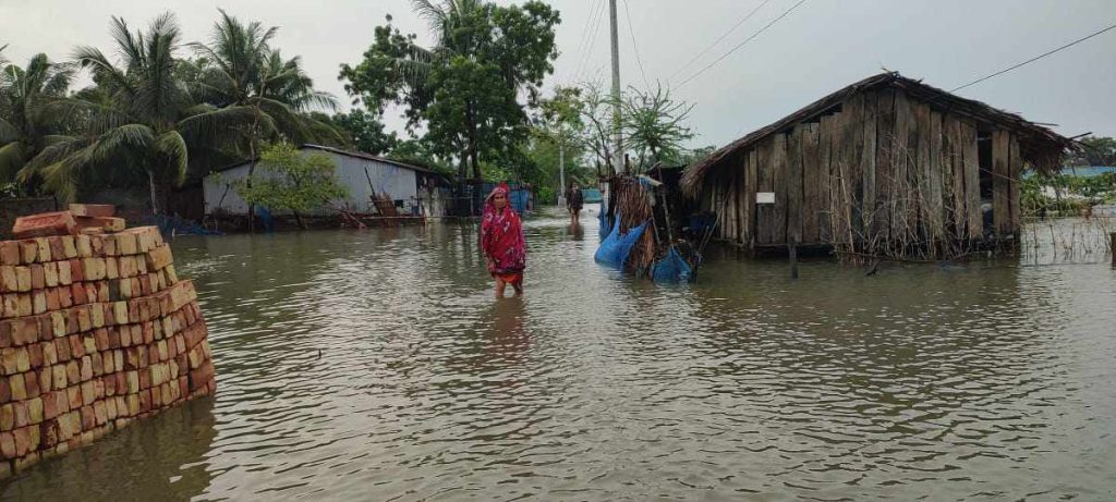 ৪ দিন অতিবৃষ্টিতে পাইকগাছায় পৌরসভা সহ উপজেলার বিভিন্ন নিম্নাঞ্চল প্লাবিত