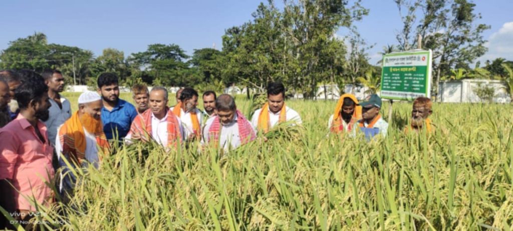 নেত্রকোণায় শস্য কর্তন ও মাঠ দিবস উদযাপিত