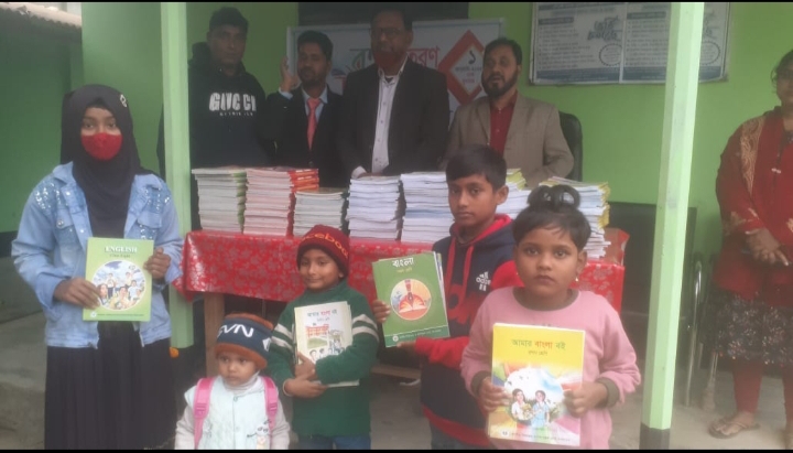 জামালপুর ক্যামব্রিয়ান স্কুল এর বই বিতরণ উৎসব অনুষ্ঠিত।