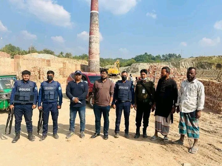 লামায় অবৈধ ইটভাটায় মোবাইল কোর্ট, ৪ প্রতিষ্ঠানকে ৮ লাখ টাকা জরিমানা