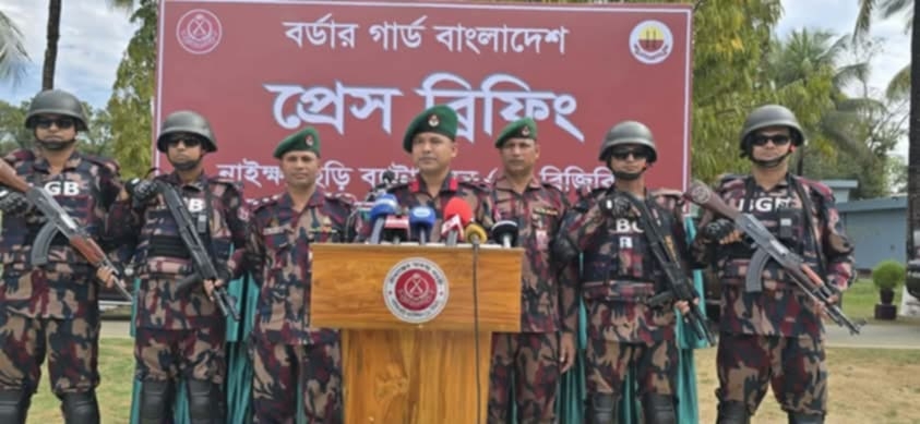 বান্দরবানে ১৫৮ কেন্দ্র ঝুঁকিপূর্ণ: ১১ কেন্দ্রে হেলিকপটারে যাবে নির্বাচনি সরঞ্জাম