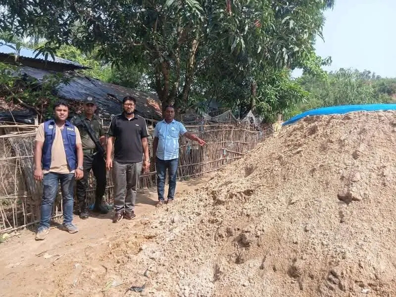 লামার ফাঁসিয়াখালীতে অবৈধ বালির বিরুদ্ধে ইউএনও’র অভিযান, ৫ শ্যালো মেশিন জব্দ