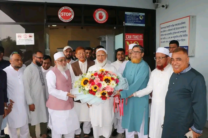 চট্টগ্রামে এসে পৌঁছেছে বিরোধী দলীয় নেতা আমীরে জামায়াত ডাঃ শফিকুর রহমান এম পি