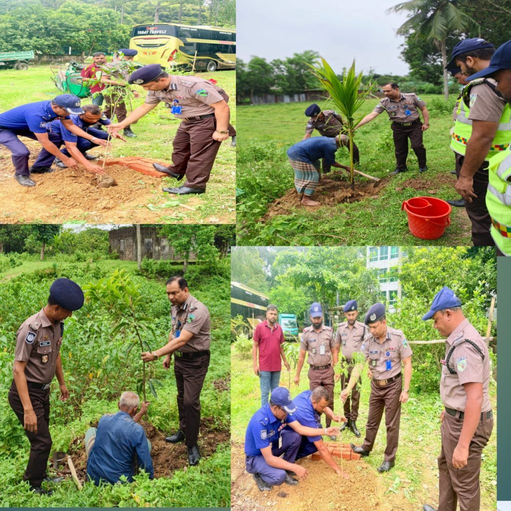 কুমিল্লা রিজিয়ন হাইওয়ে পুলিশের বৃক্ষ রোপণ কর্মসূচির উদ্বোধন